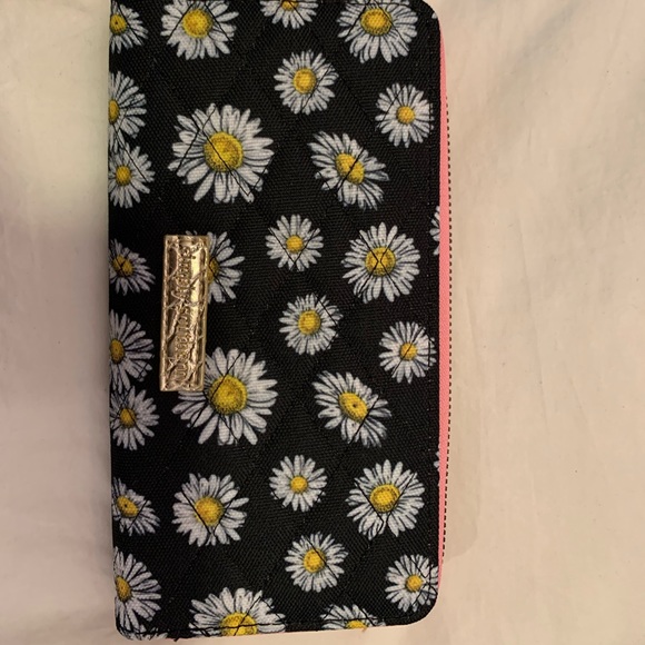 Simply Southern Flower Clutch - Picture 6 of 9